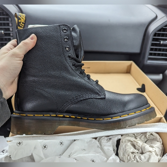 Dr. Martens, size 7, 1460 Pascal, black - Picture 2 of 4